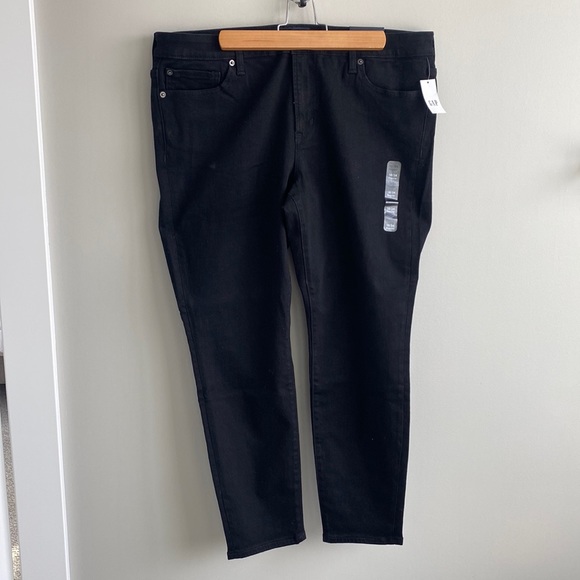 SOLD // Gap Factory Sz 18/34R Black Cropped Jeans BNWT - Picture 1 of 6